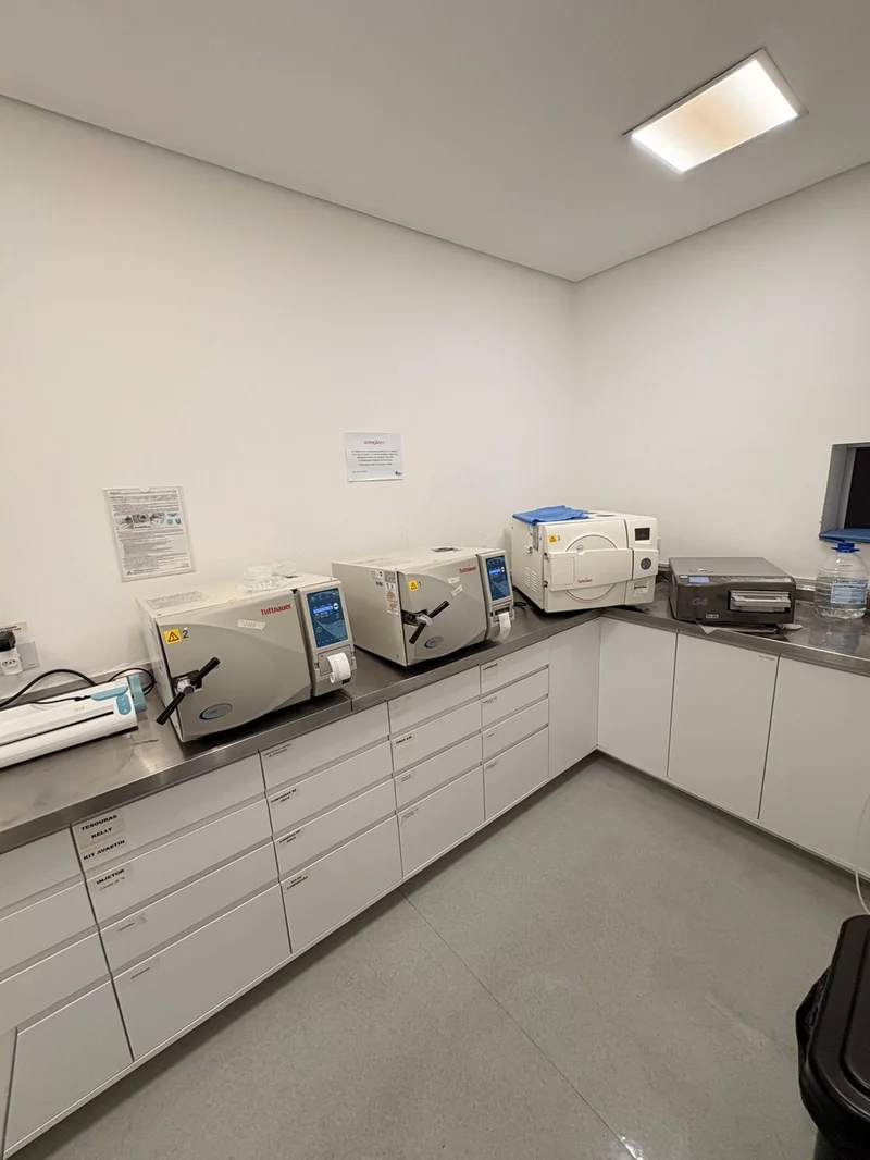 Sala de esterilização moderna MIRA Hospital Oftalmológico