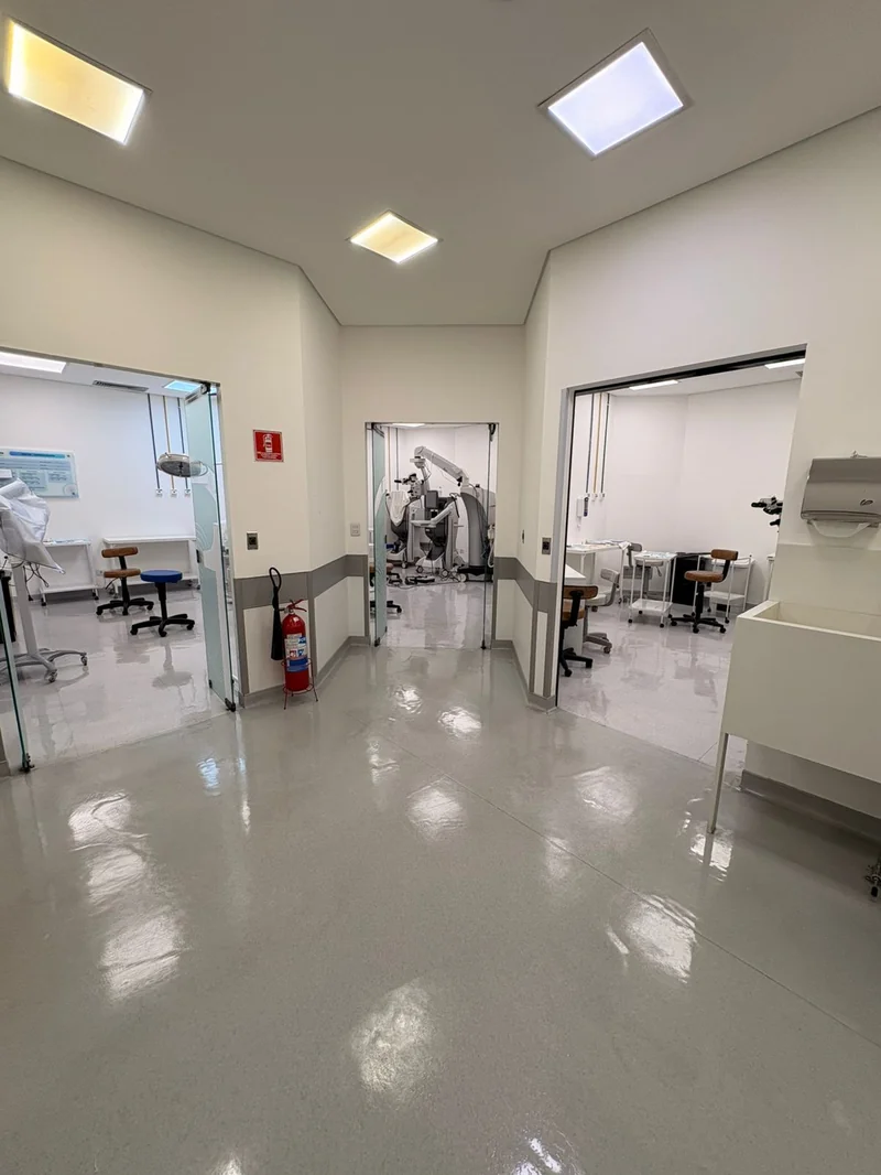 Sala de preparo pré-cirúrgico do MIRA Hospital Oftalmológico
